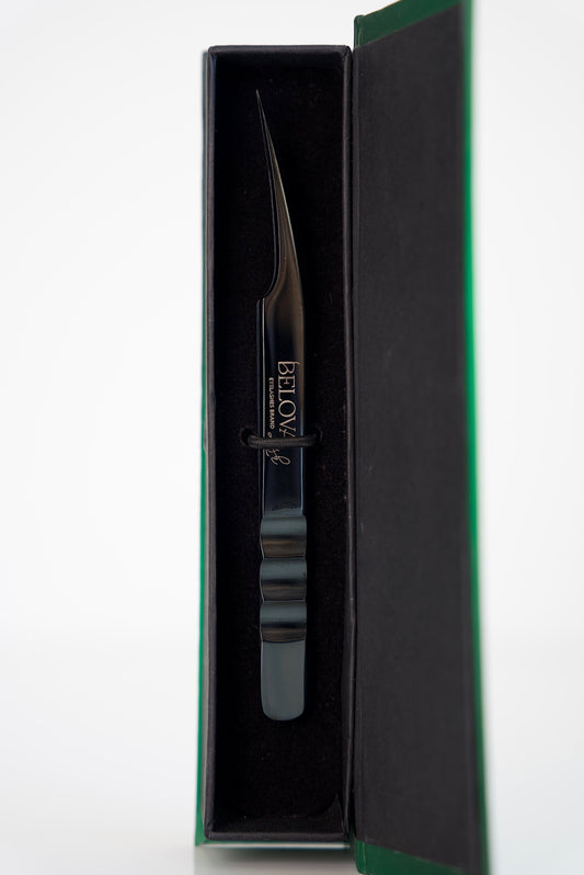 Curved Isolation Tweezers | Belova Lash