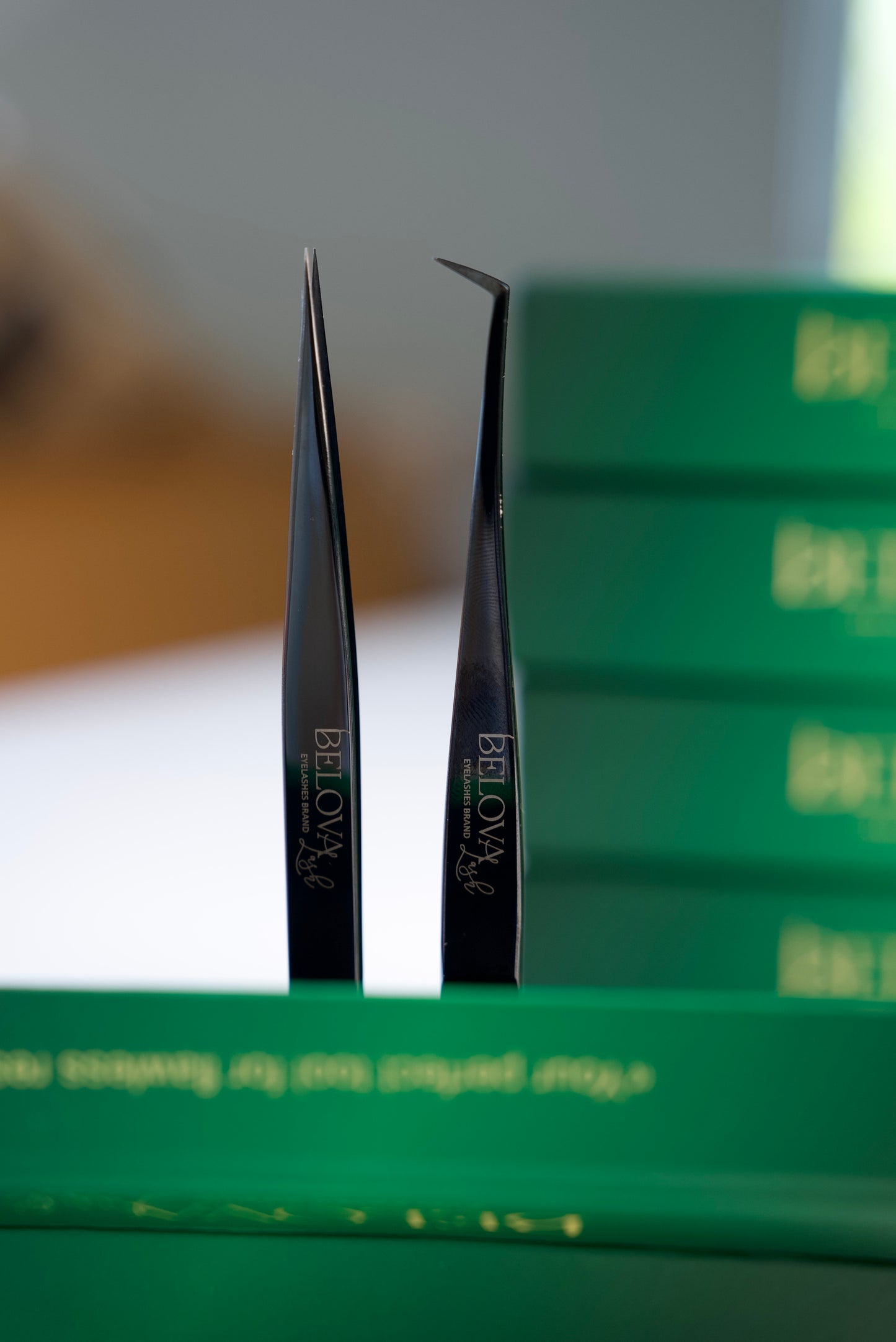 Curved Volume Lash Tweezers | Belova Lash