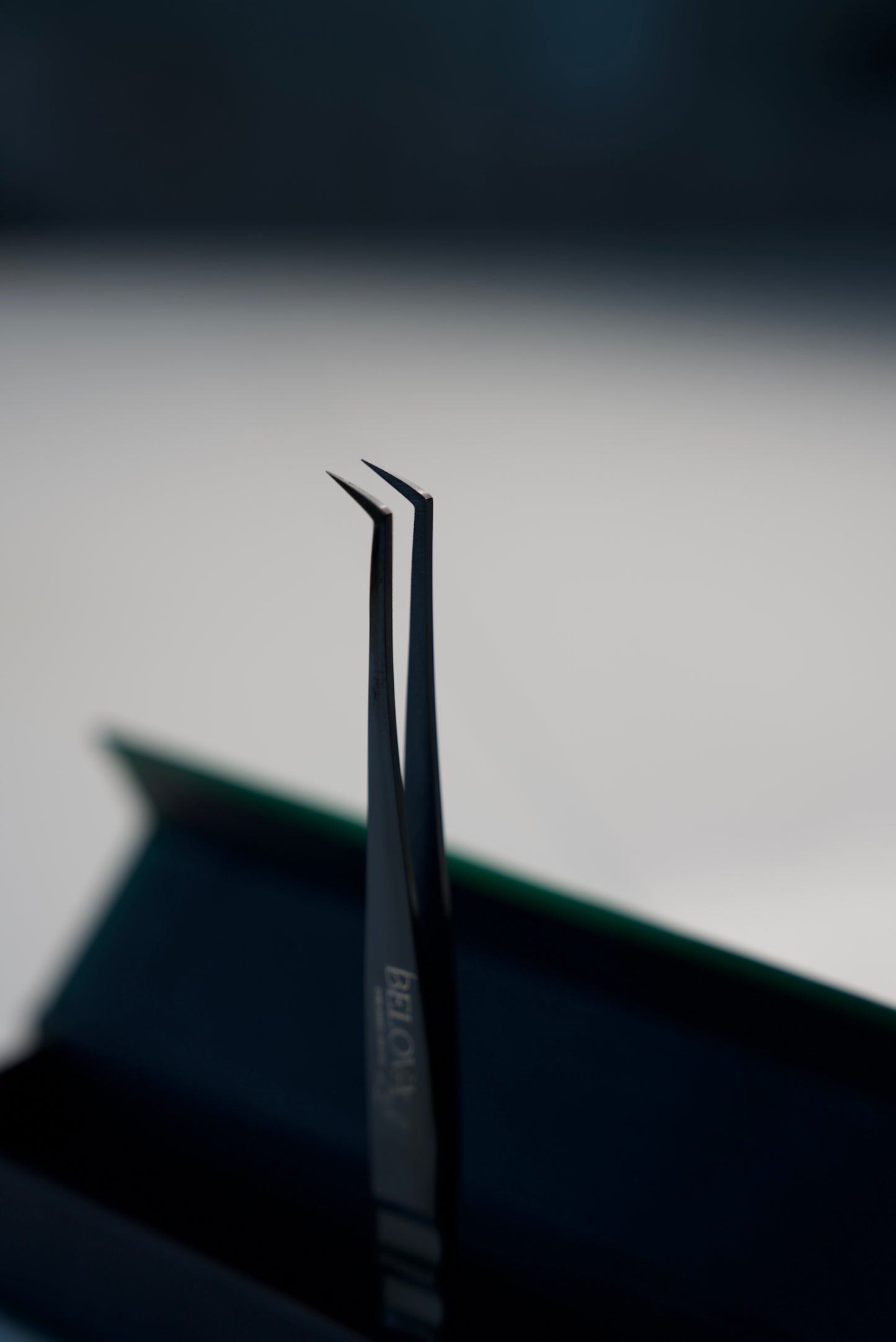 Curved Volume Lash Tweezers | Belova Lash