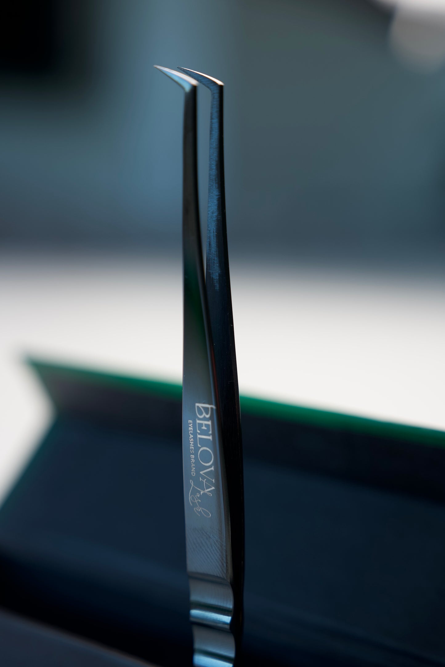 Curved Volume Lash Tweezers | Belova Lash